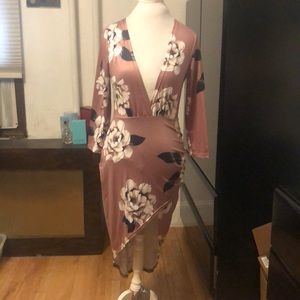 🆑FINAL PRICE‼️ Brown floral 3/4 length sleeve dress w/ deep nline